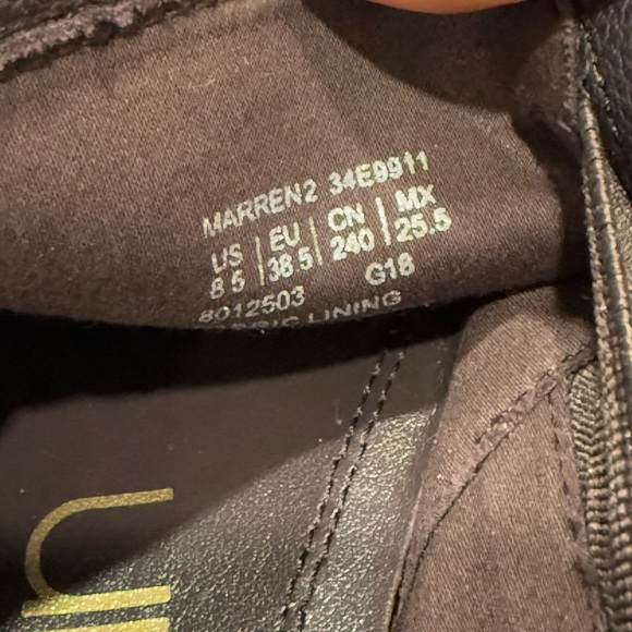 Women’s CK flats - Picture 4 of 5